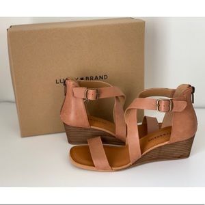 NEW! Cute Lucky Brand sandals!